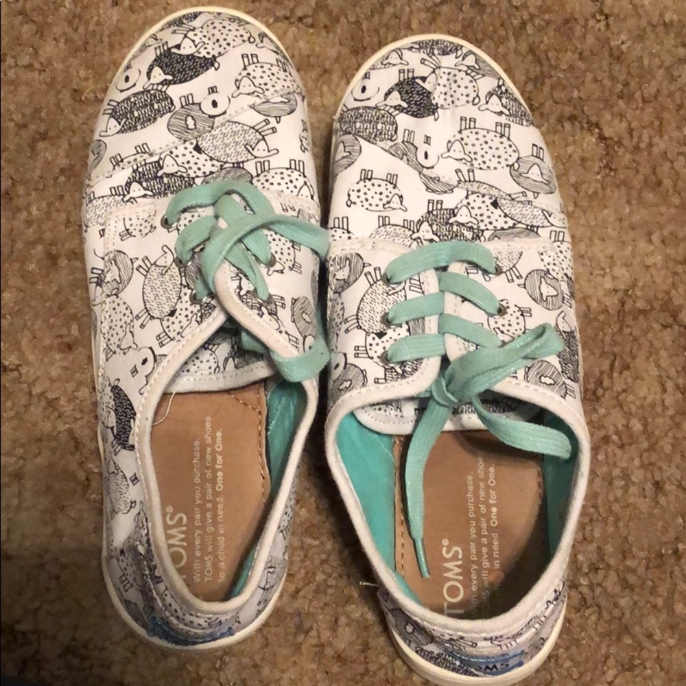 Youth toms sheep sneakers